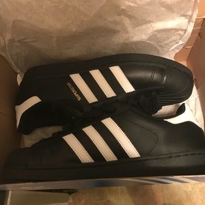 Adidas (superstars)